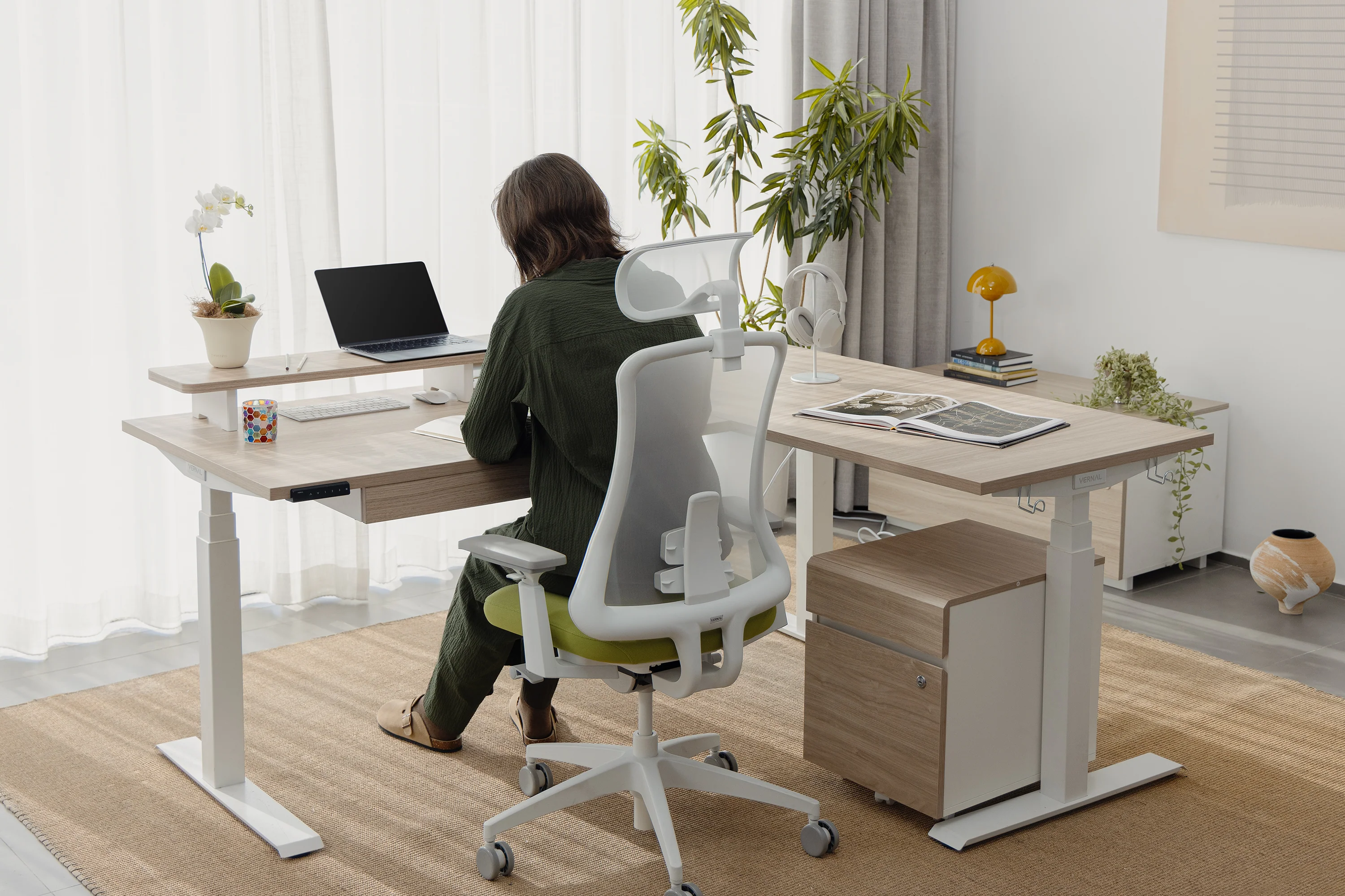 Vernal L-shaped Standing Desk 2025 - Image 10