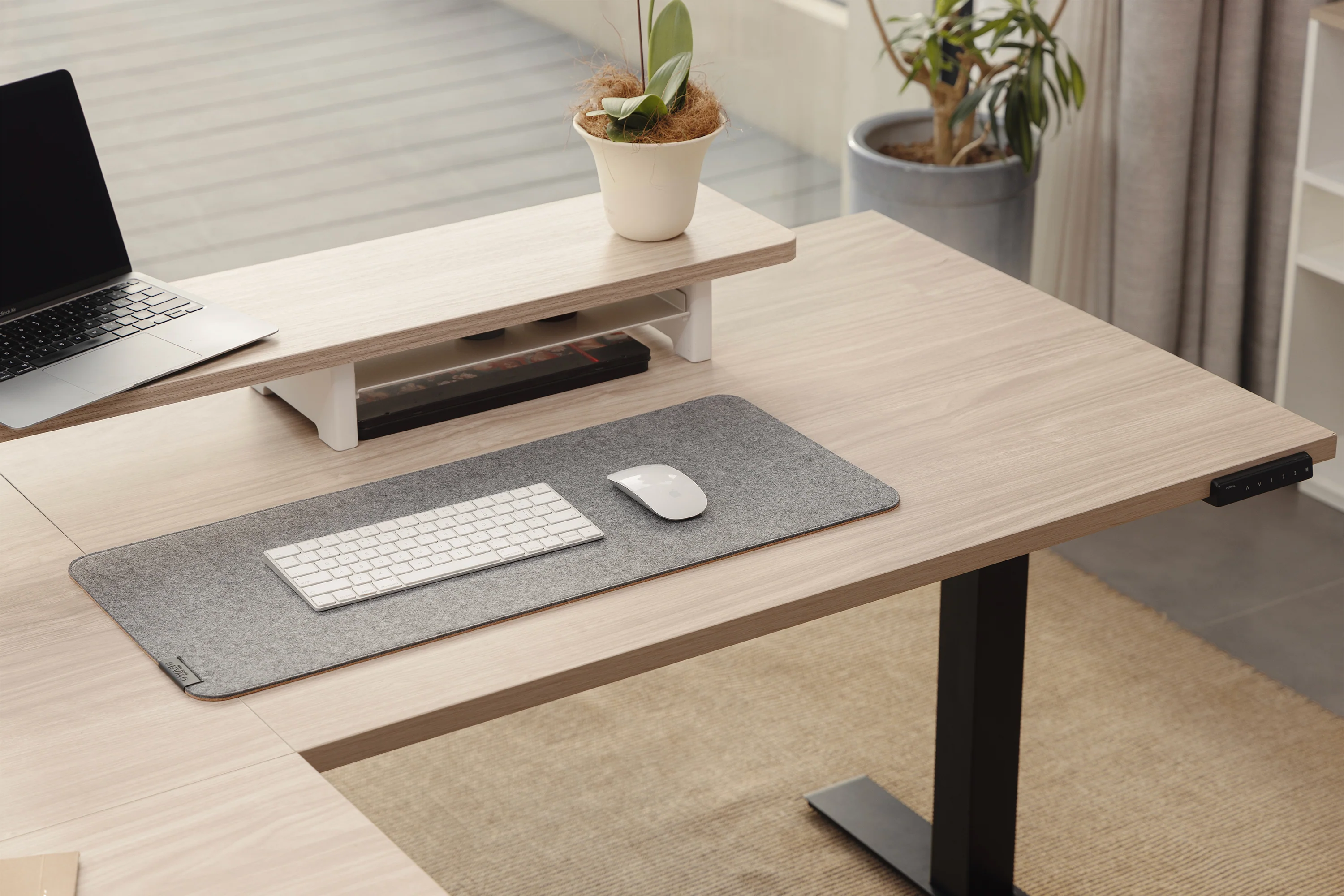 Vernal L-shaped Standing Desk 2025 - Image 16